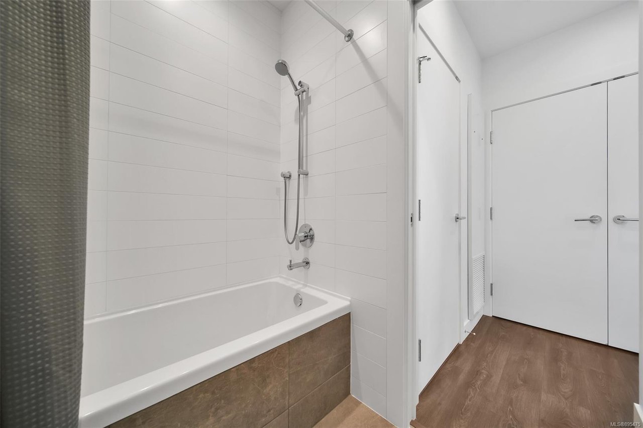 107-70 Saghalie Rd
