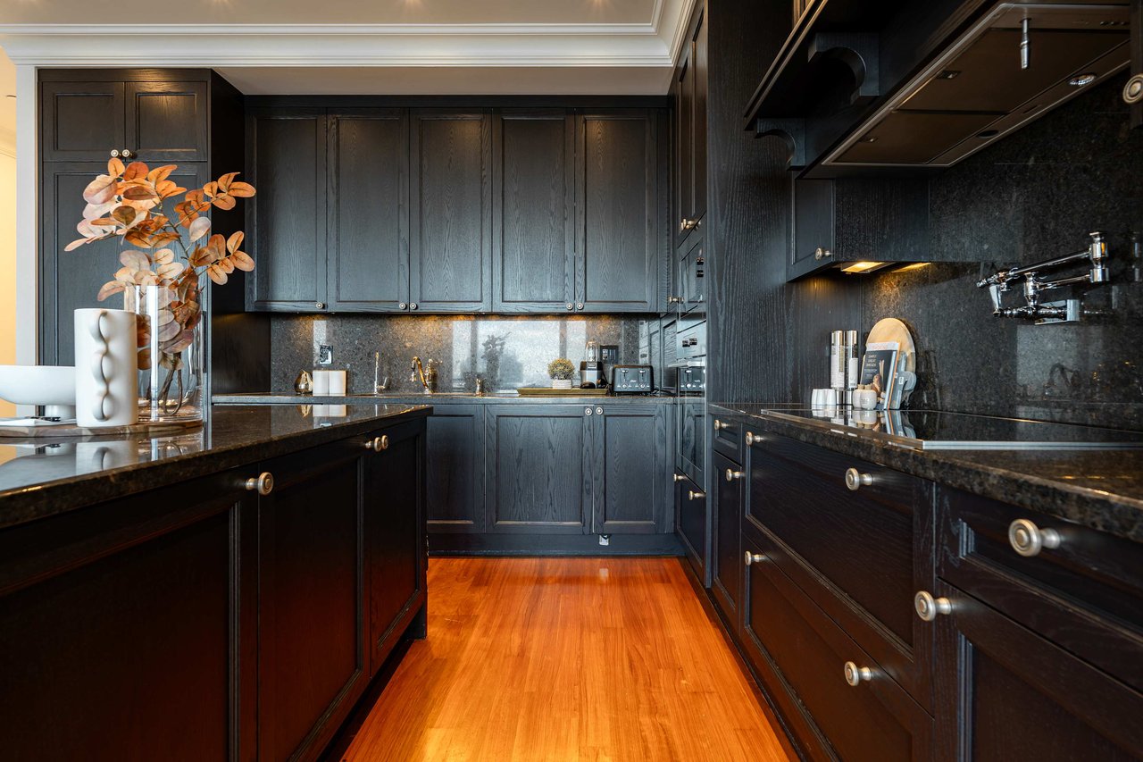 311 Bay St #5104, Toronto