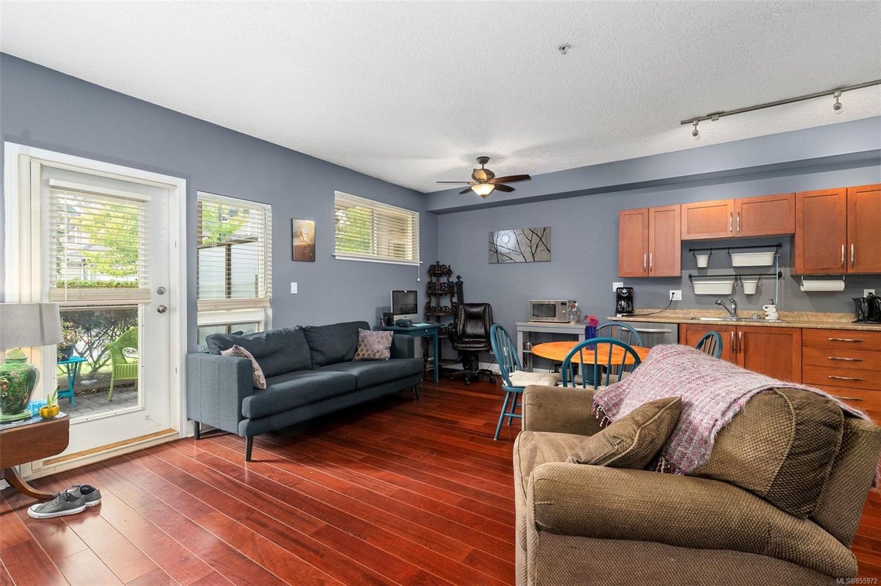 103-1156 Colville Rd