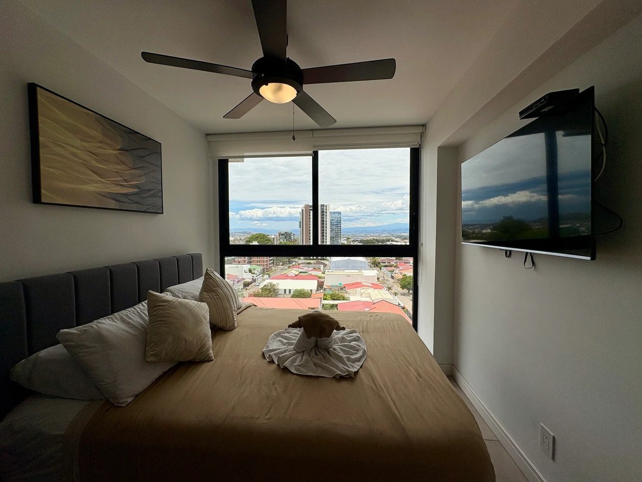 Sky Garden Furnished Apartment, Sabana and Rohrmoser, San Jose