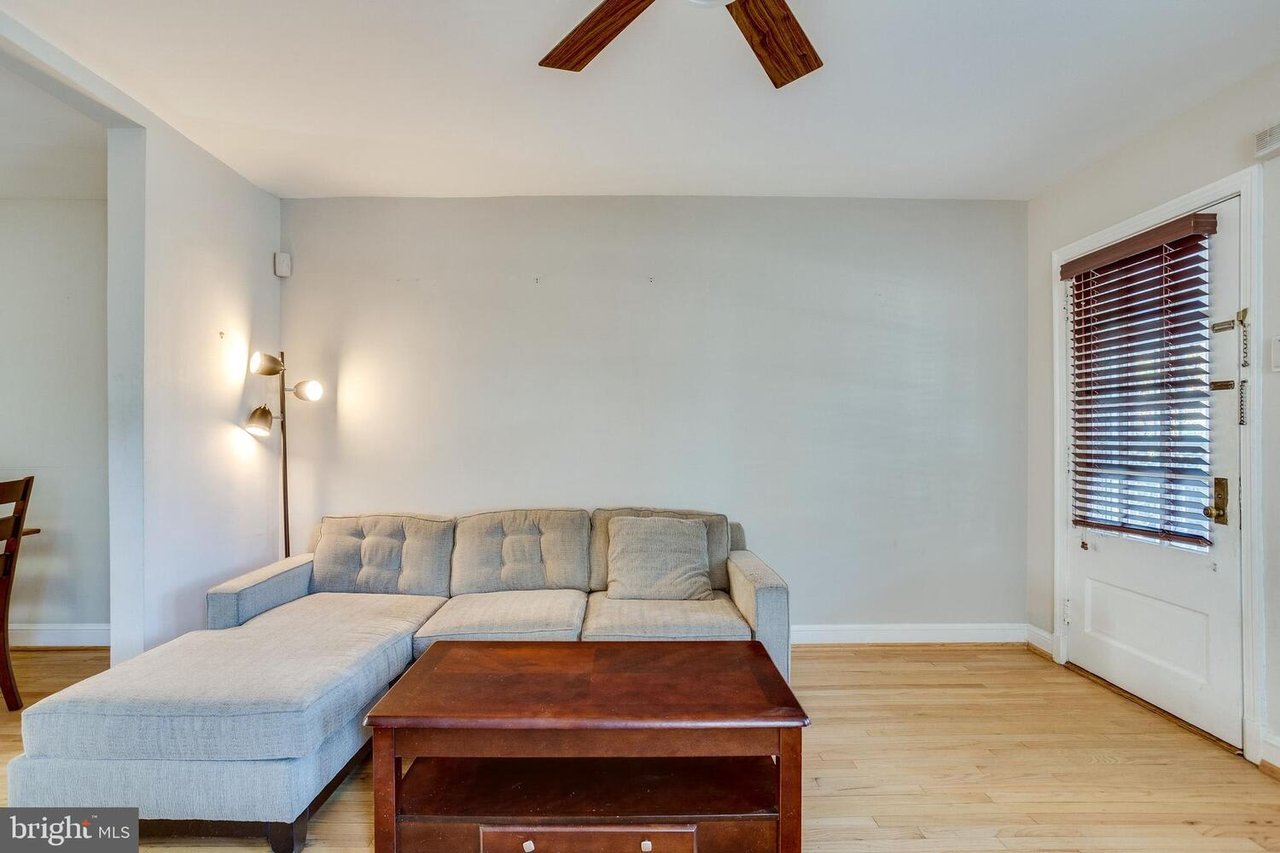 434 Longfellow St NW