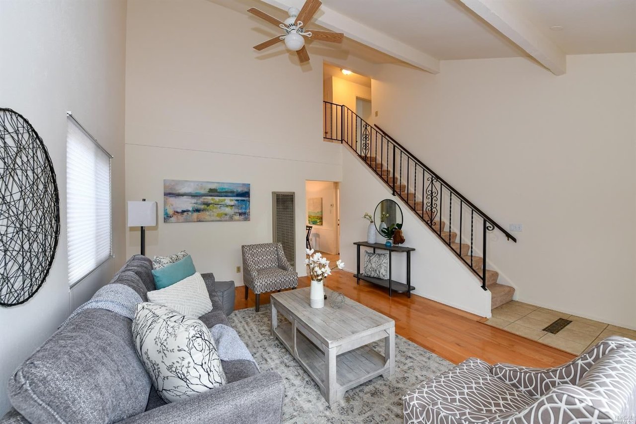 424 Simi Pl