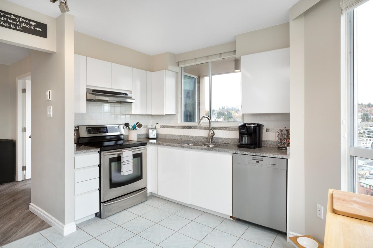 1704-1235 Quayside Dr