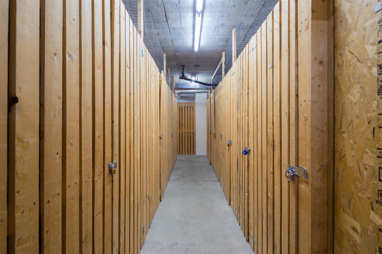 6-9977 138 St