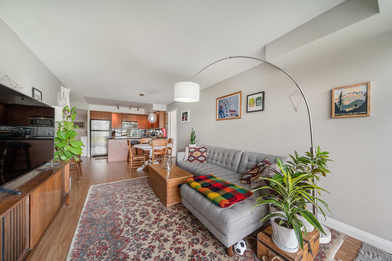 15 Stafford Street #401