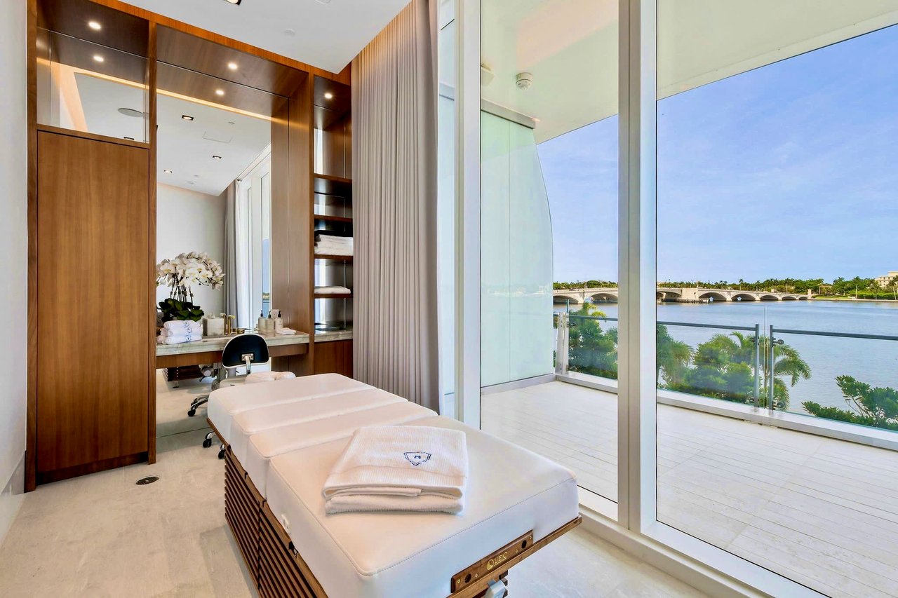 The Bristol Spa massage room featuring intracoastal views and terrace.