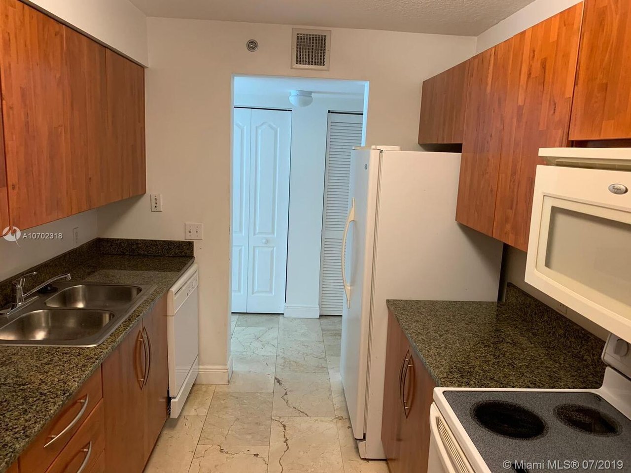 1200 Brickell Bay Dr, #2509