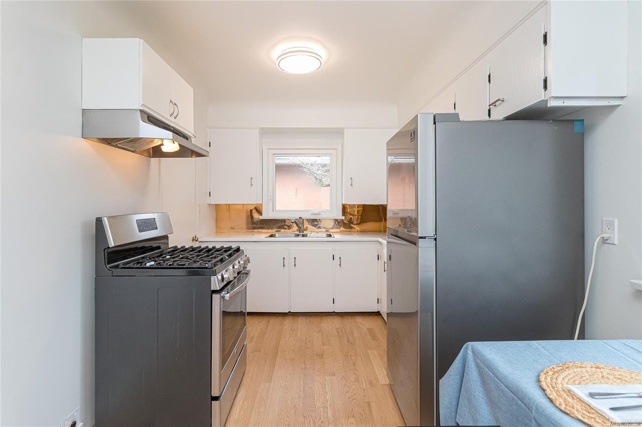 1867 Neil St, Saanich