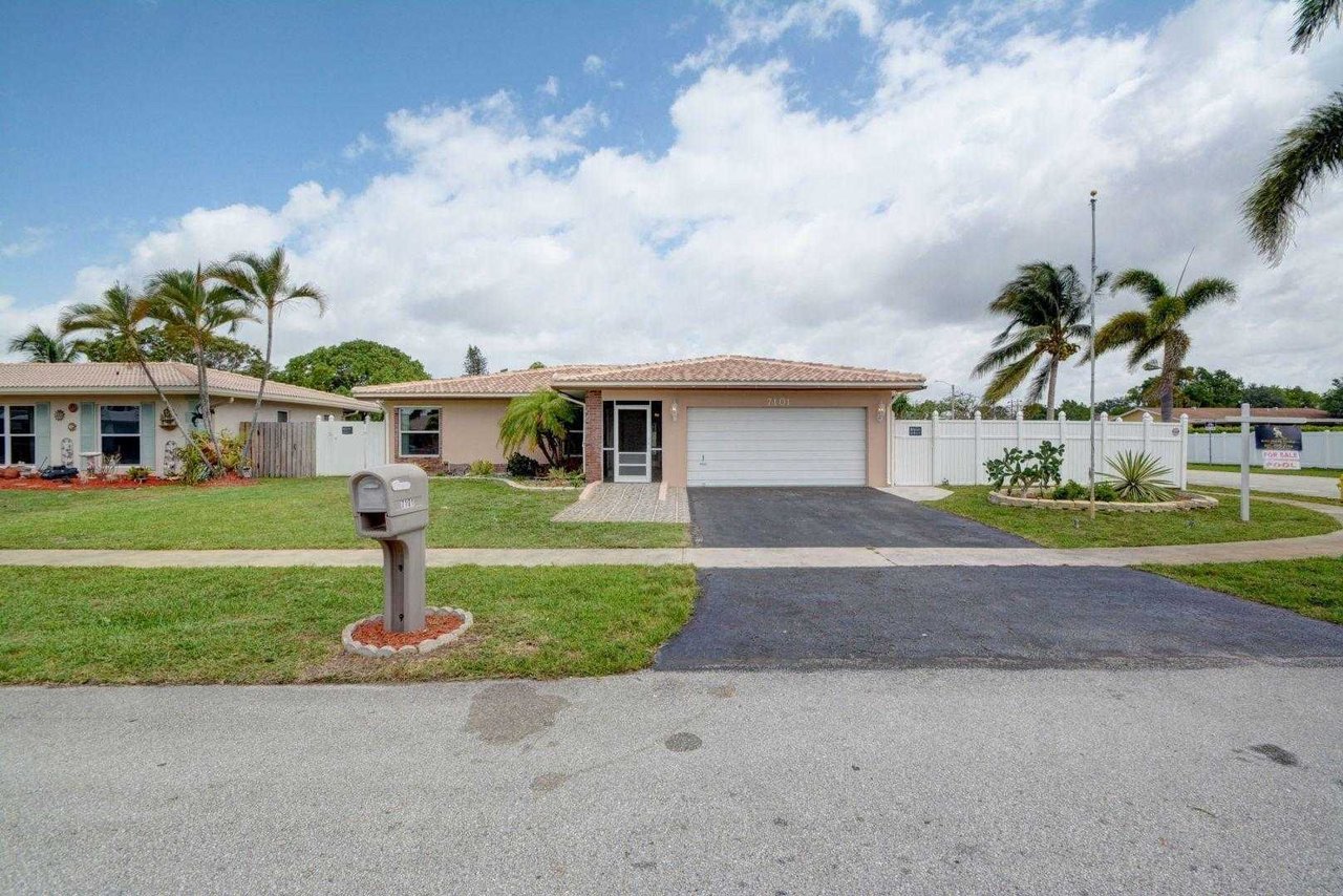 7101 83 St