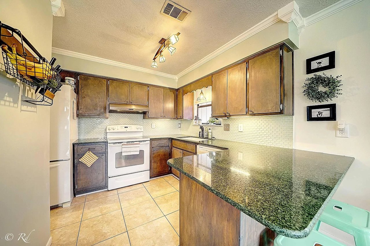 5524 PALM Way