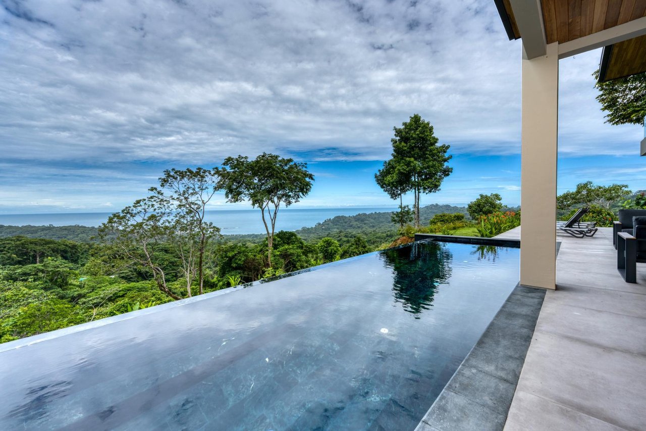 Secluded Tropical Modern Estate, Dominical, Puntarenas