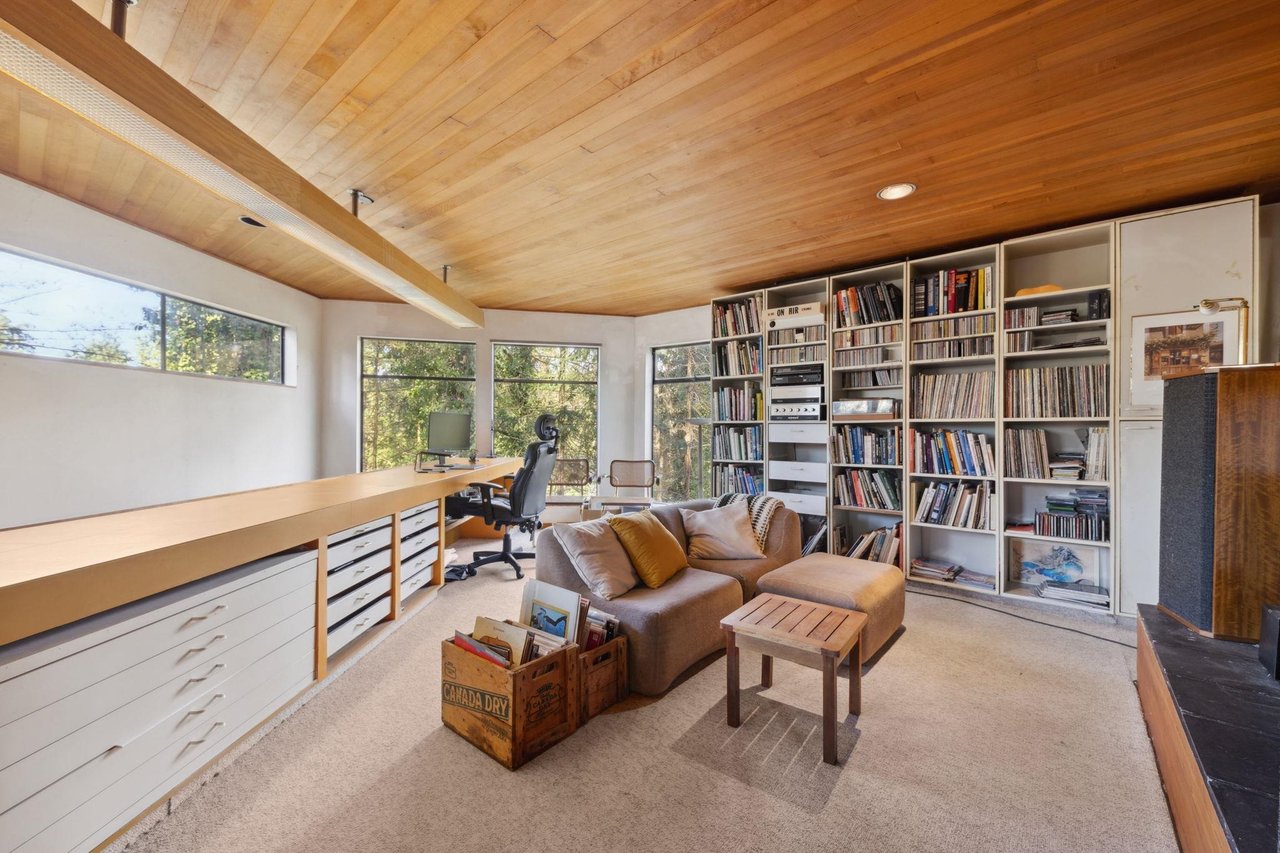 2240 Windridge Dr