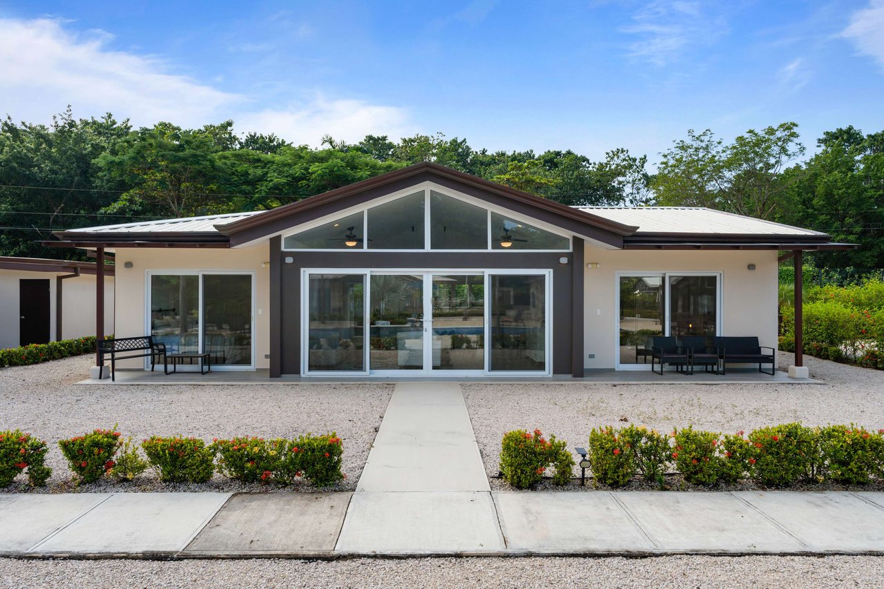 The Point 20 | Modern Elegance Meets Coastal Serenity – Home for Sale in Playa Avellanas!