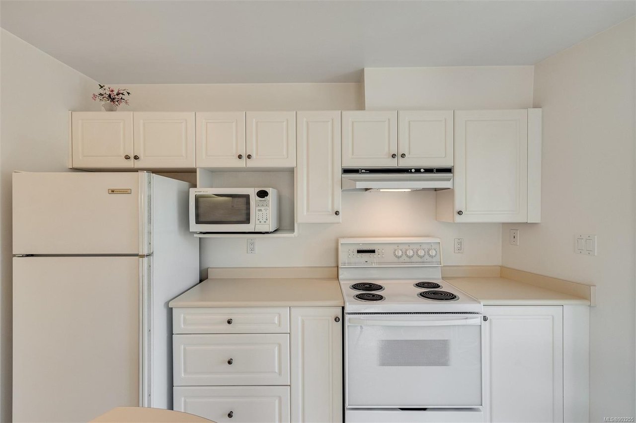 302-936 Fairfield Rd