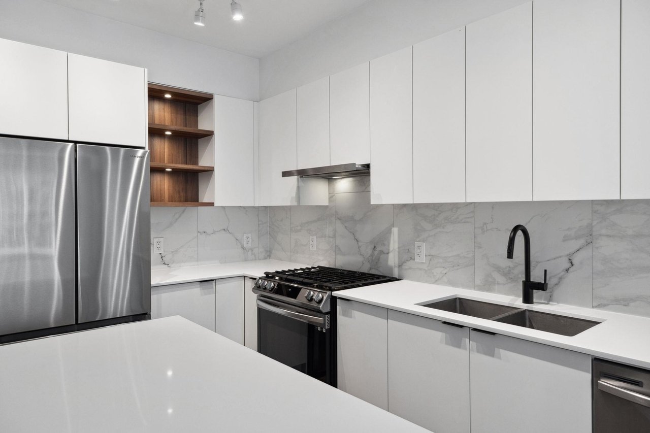 223-3229 St Johns St