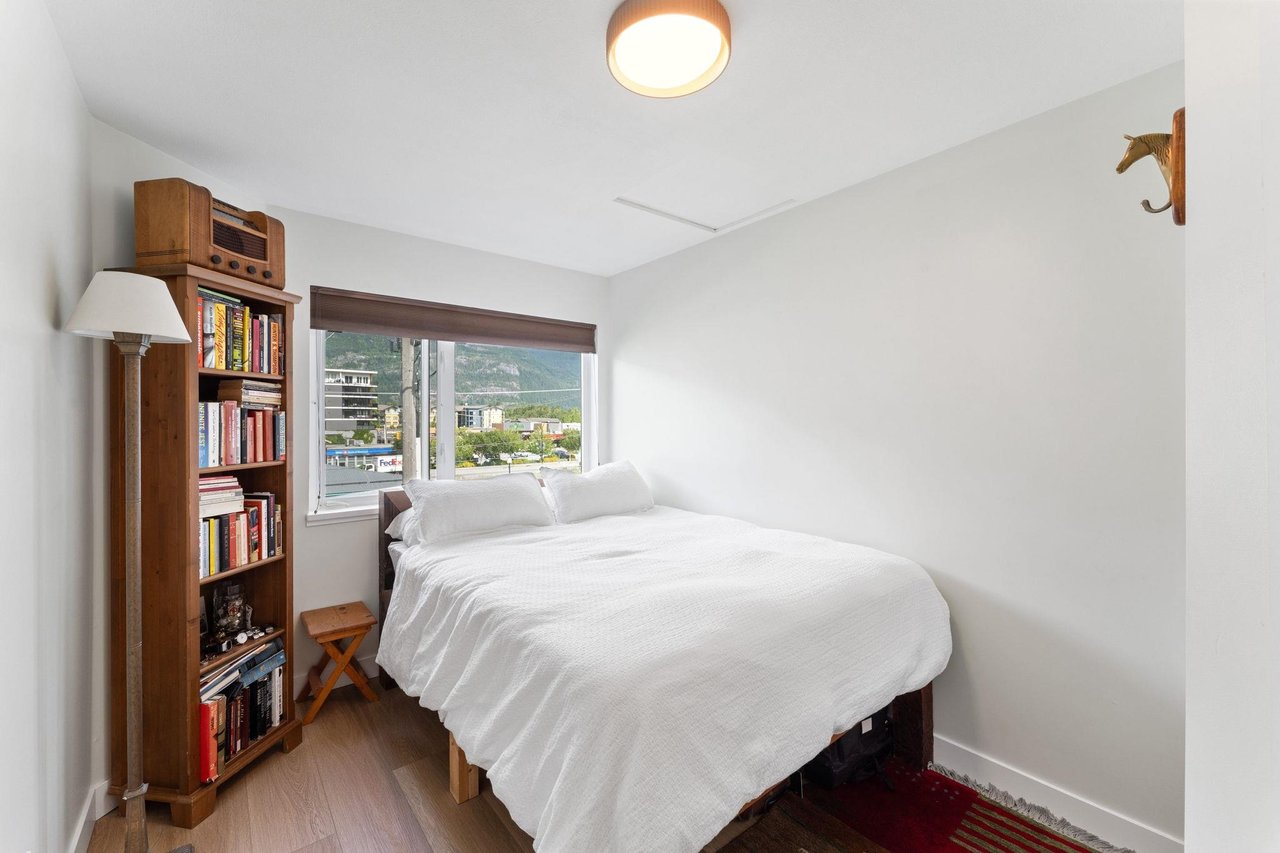312-1466 Pemberton Ave