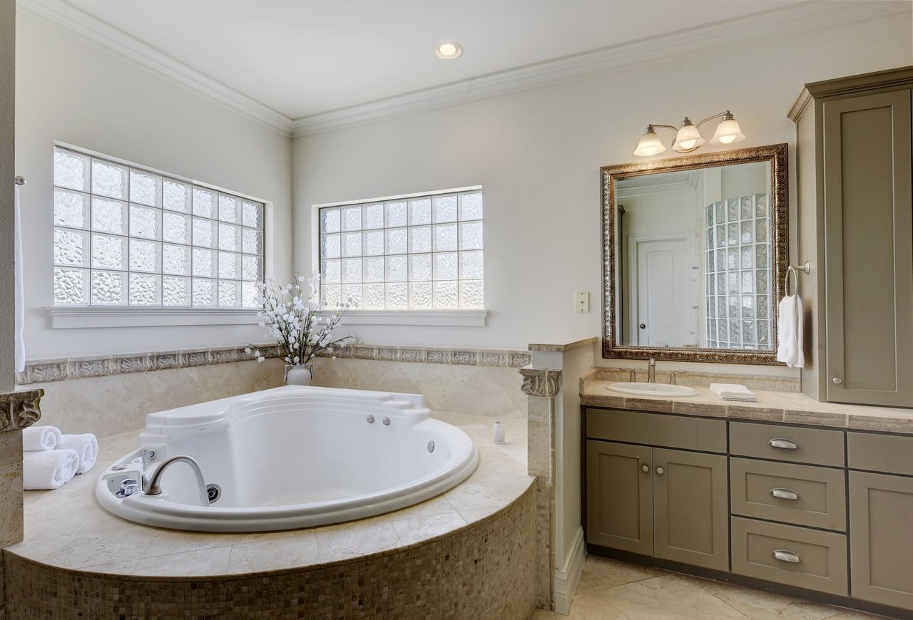 4505 Elkwater Cv