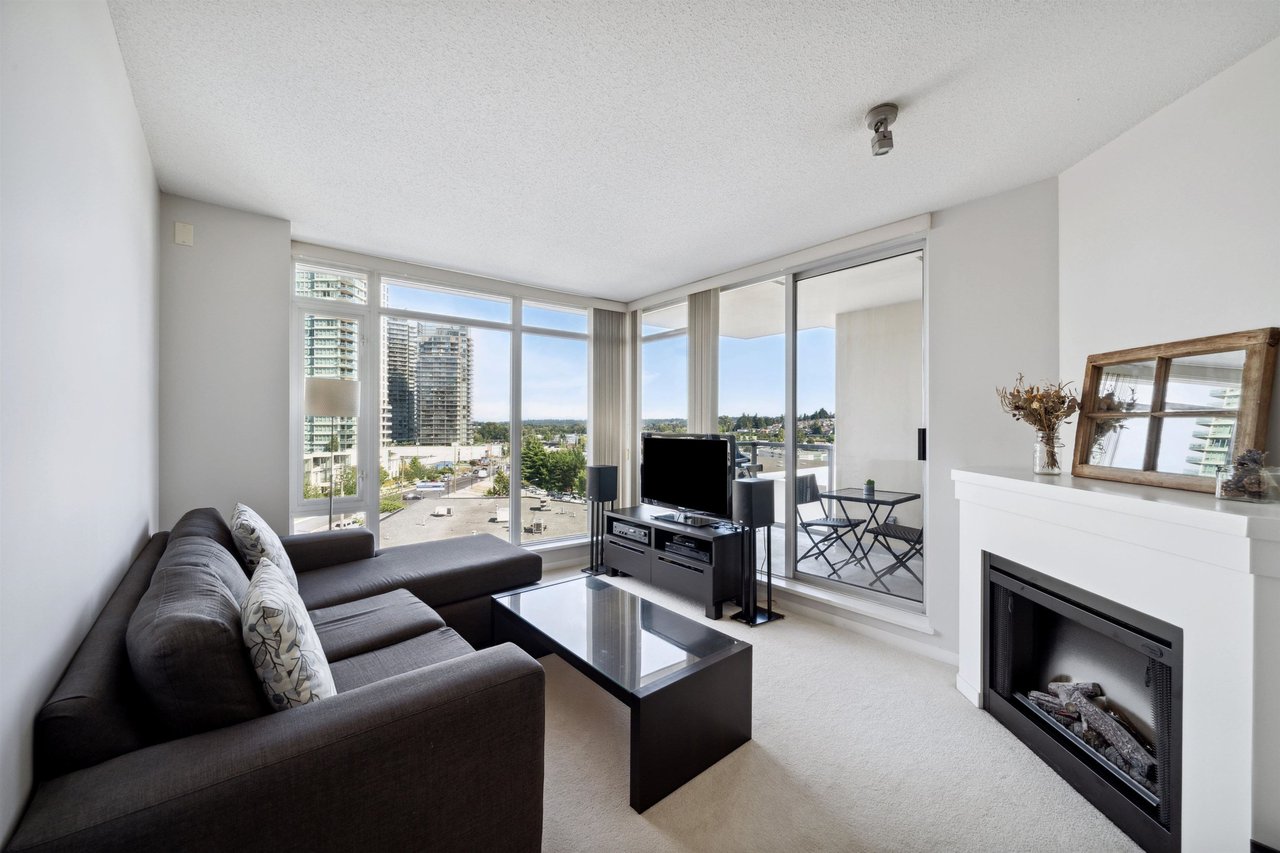 706-2133 Douglas Rd