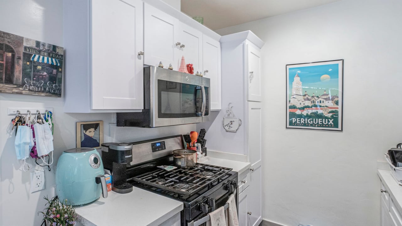 4-Plex in Prime Burbank Area with Great Upside Potential 