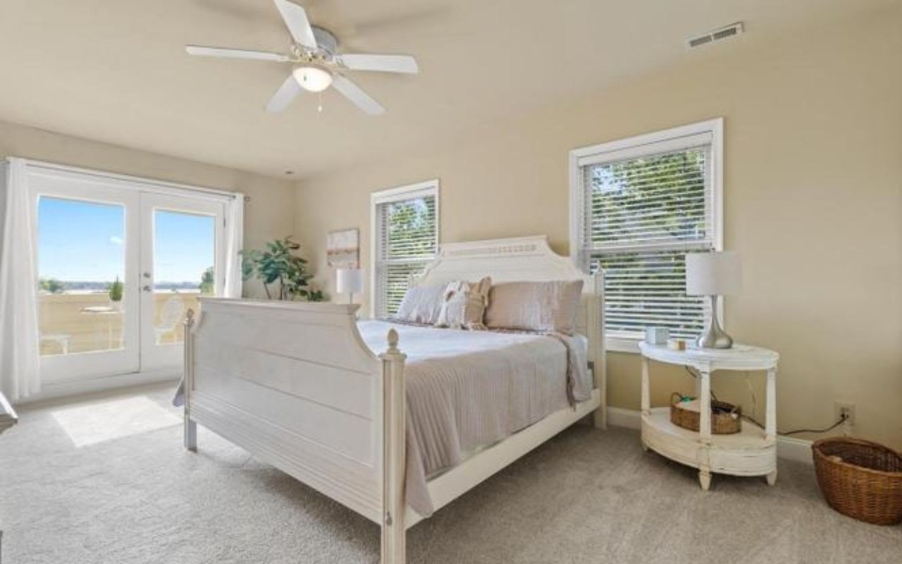 133 Lake View Dr