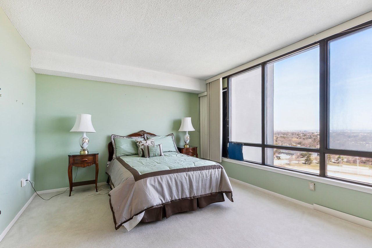 65 Skymark Drive #1407