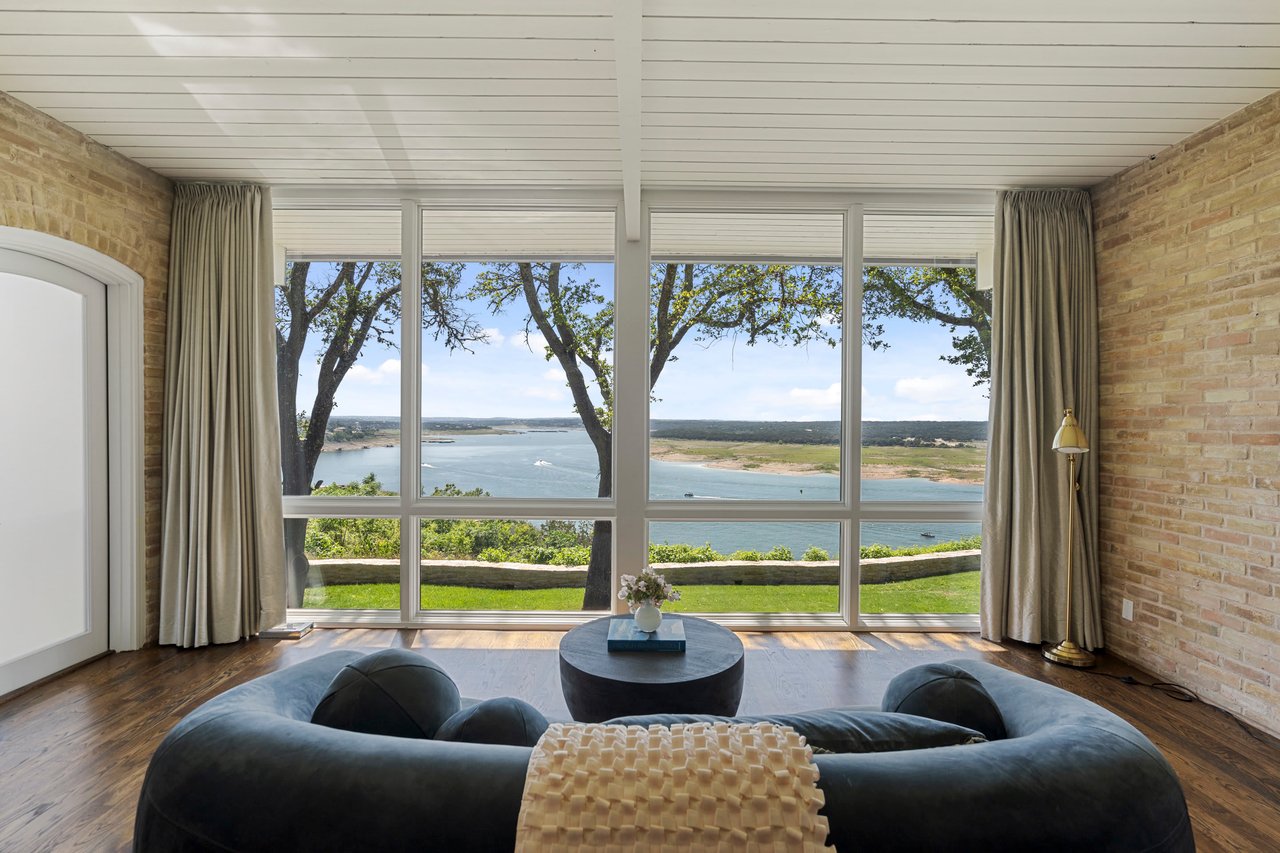 The Iconic 007 Bond Retreat