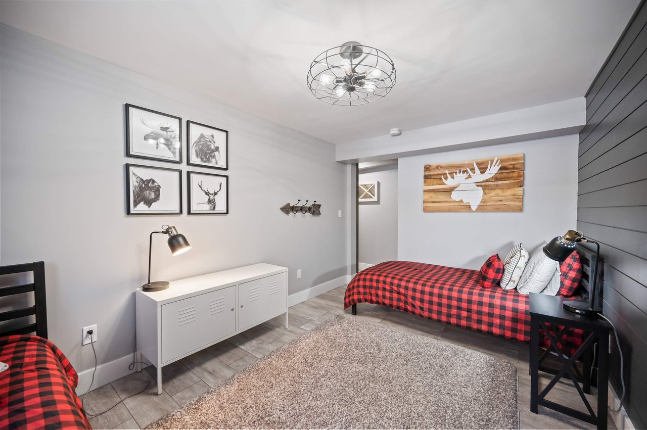 Cash Flow Lakeside Cottage