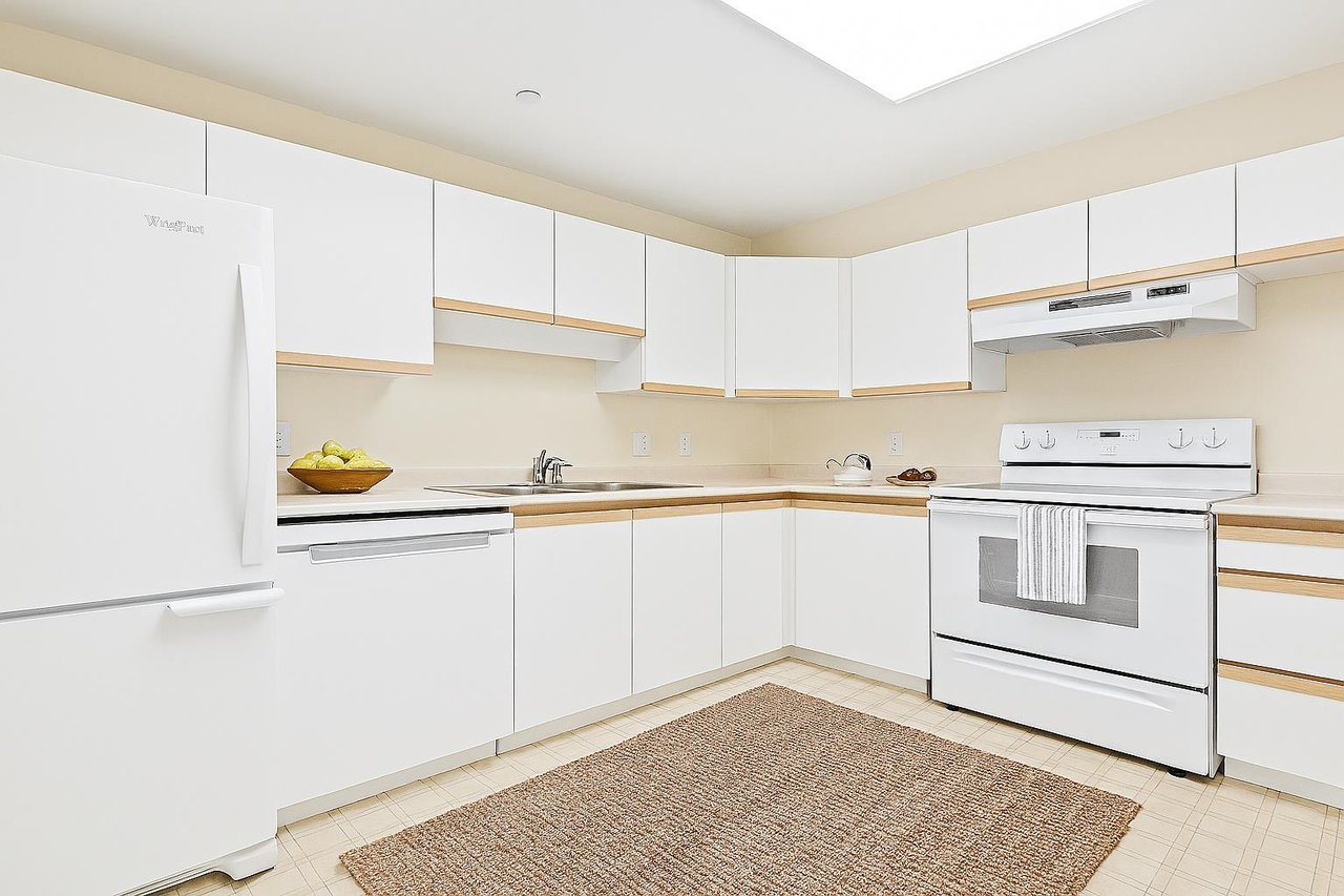 205-843 22nd St