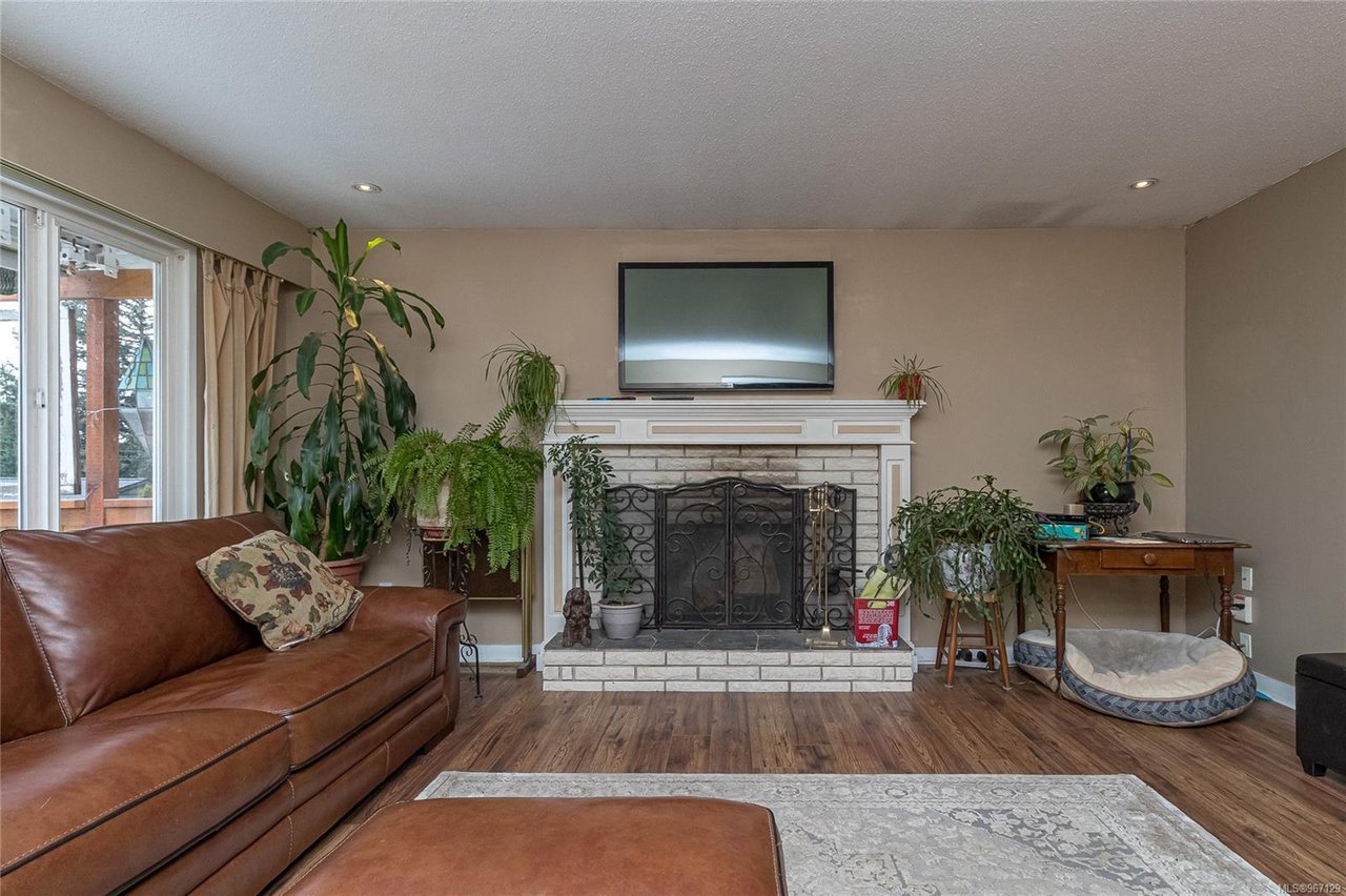 1335 Justine Pl, Langford