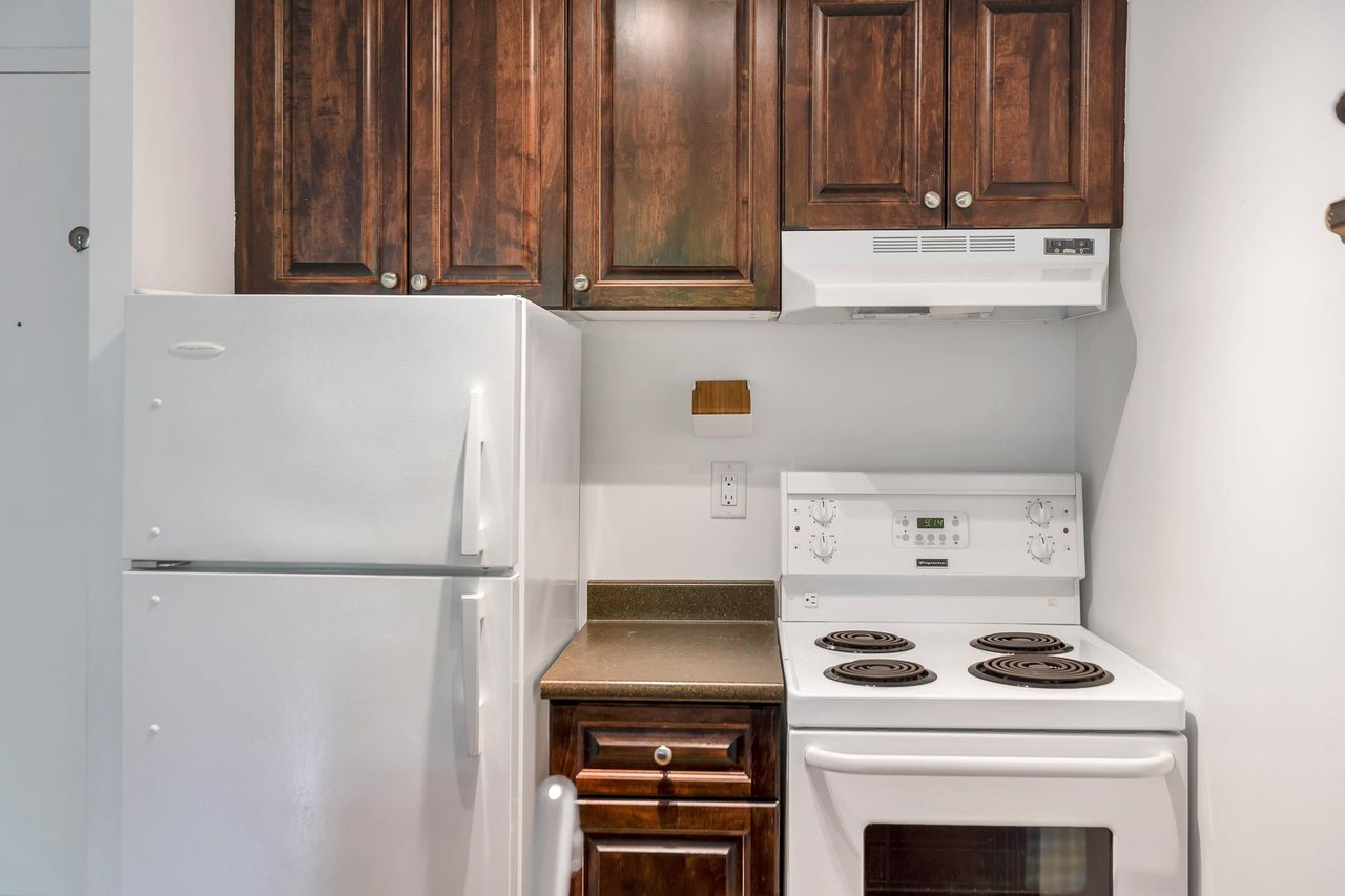 207-853 E 7th Ave