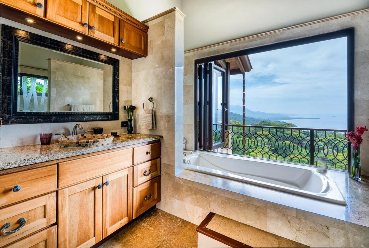 Luxury Ocean View Home, Dominical, Puntarenas