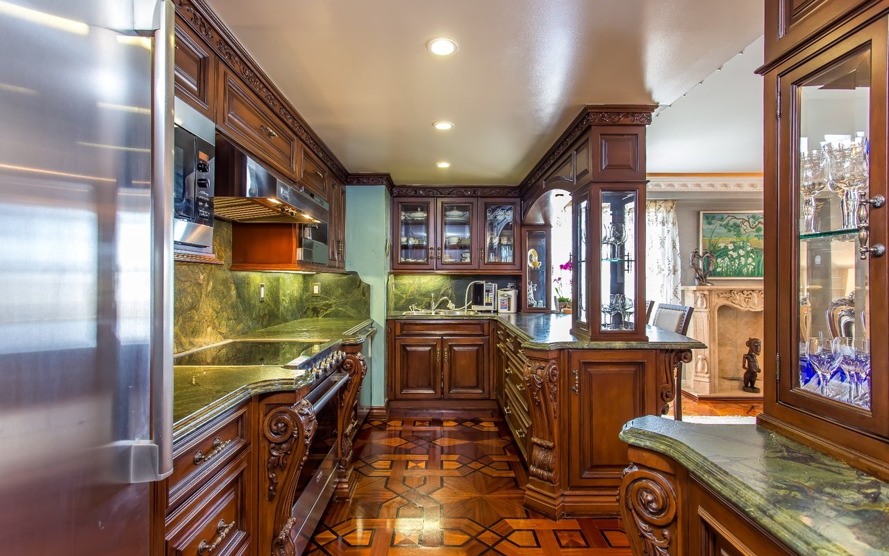 10450 Wilshire #11J
