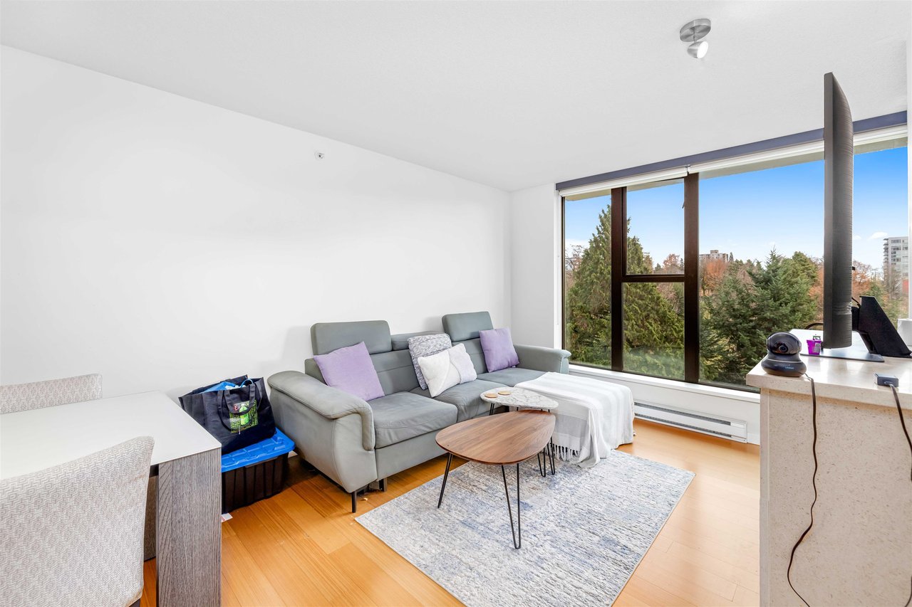 602-683 W Victoria Park