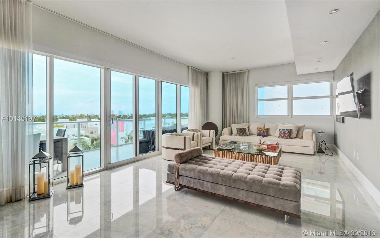 6103 Aqua Ave, #601