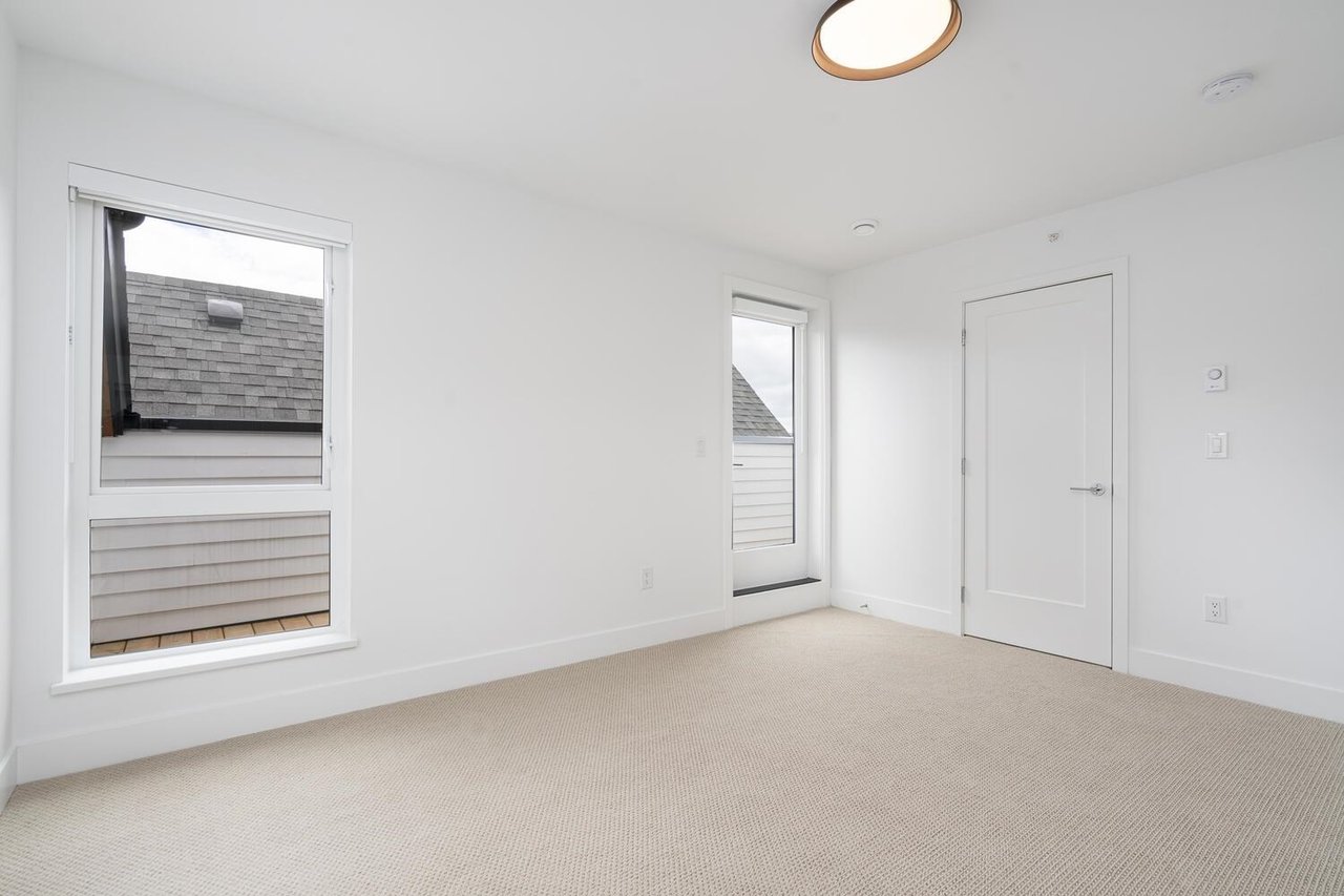 119-1306 Laval Square