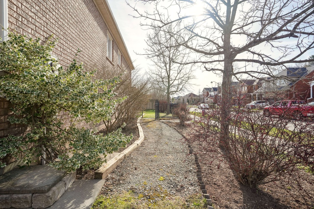 Raised Bungalow in desirable Westoak Trails