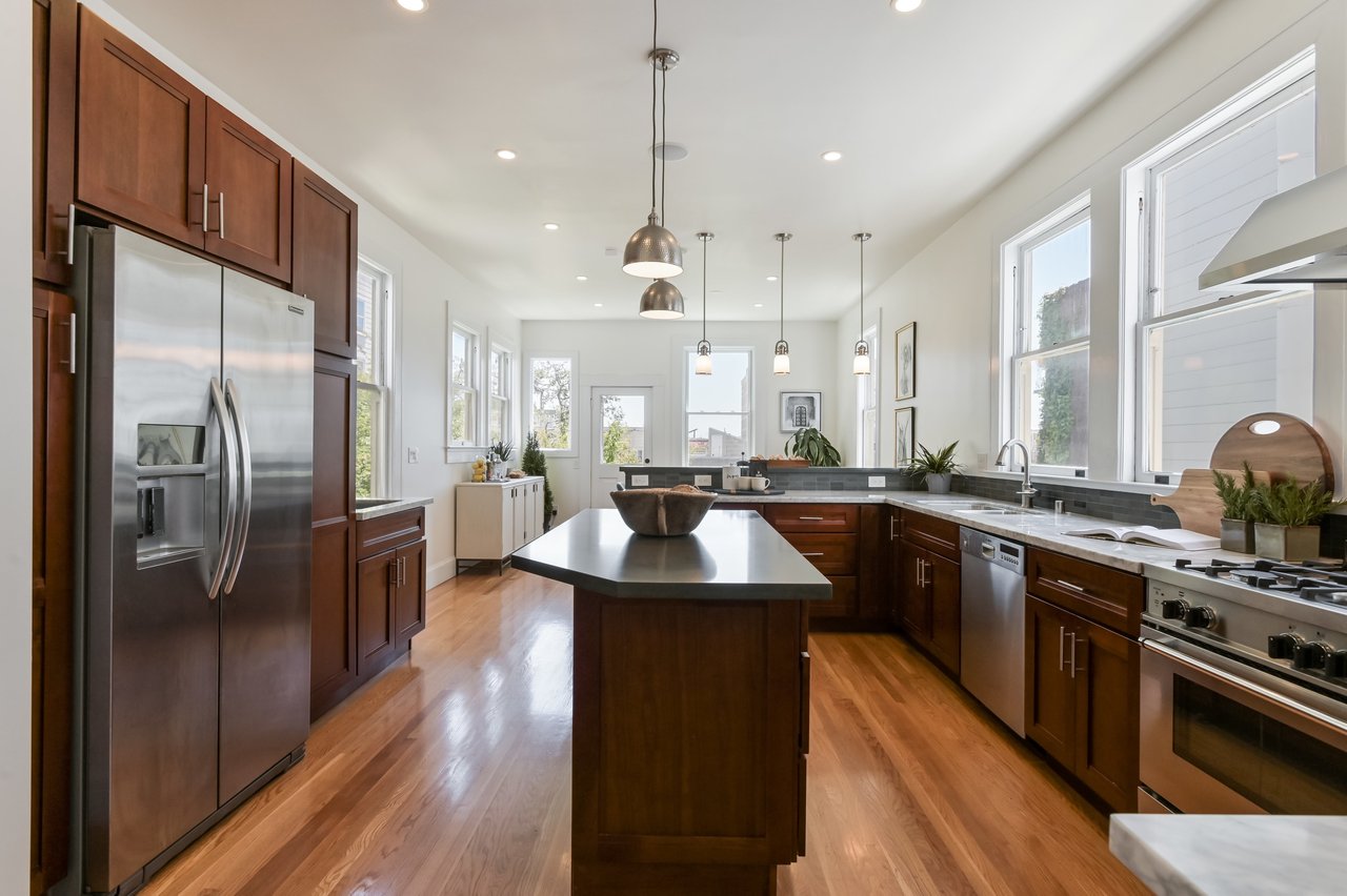 Renovated 5BD Nob Hill Home