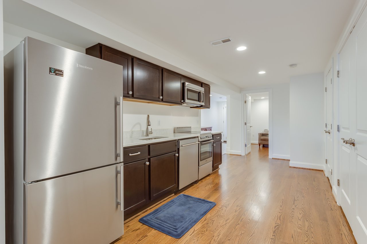 2427 1st St NW