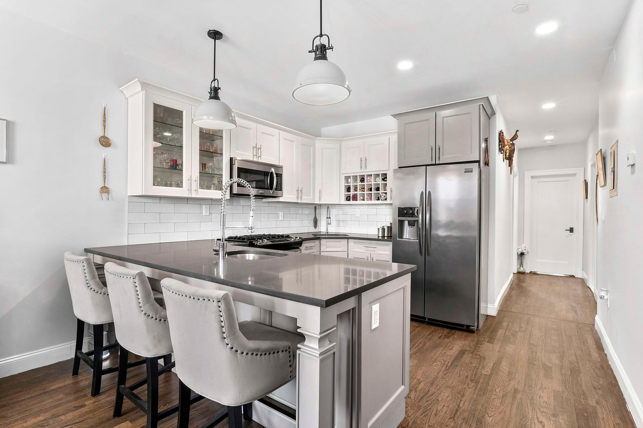 502A Maple St. Apt 4