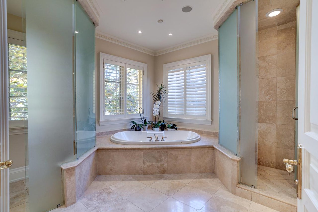 SOLD: Most Prestigious Location 