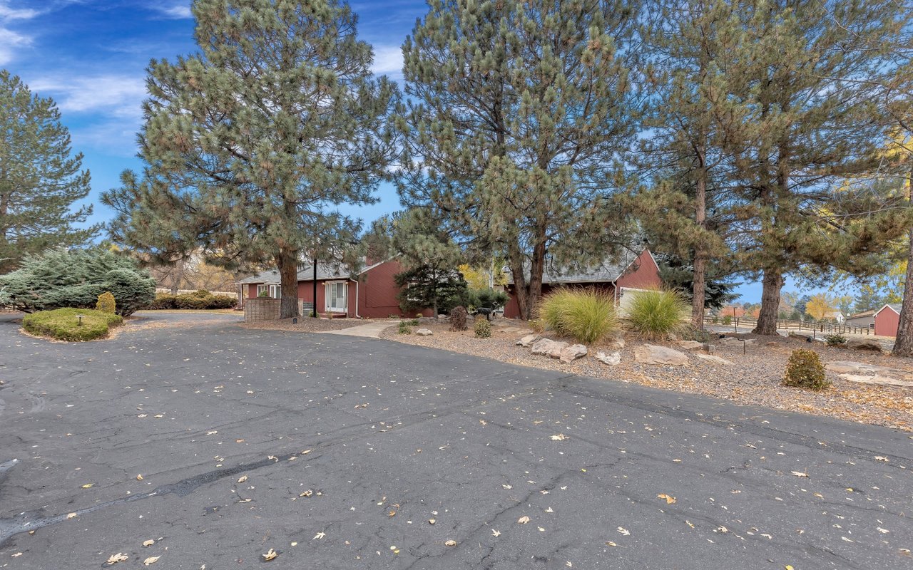 2825 E Long Court