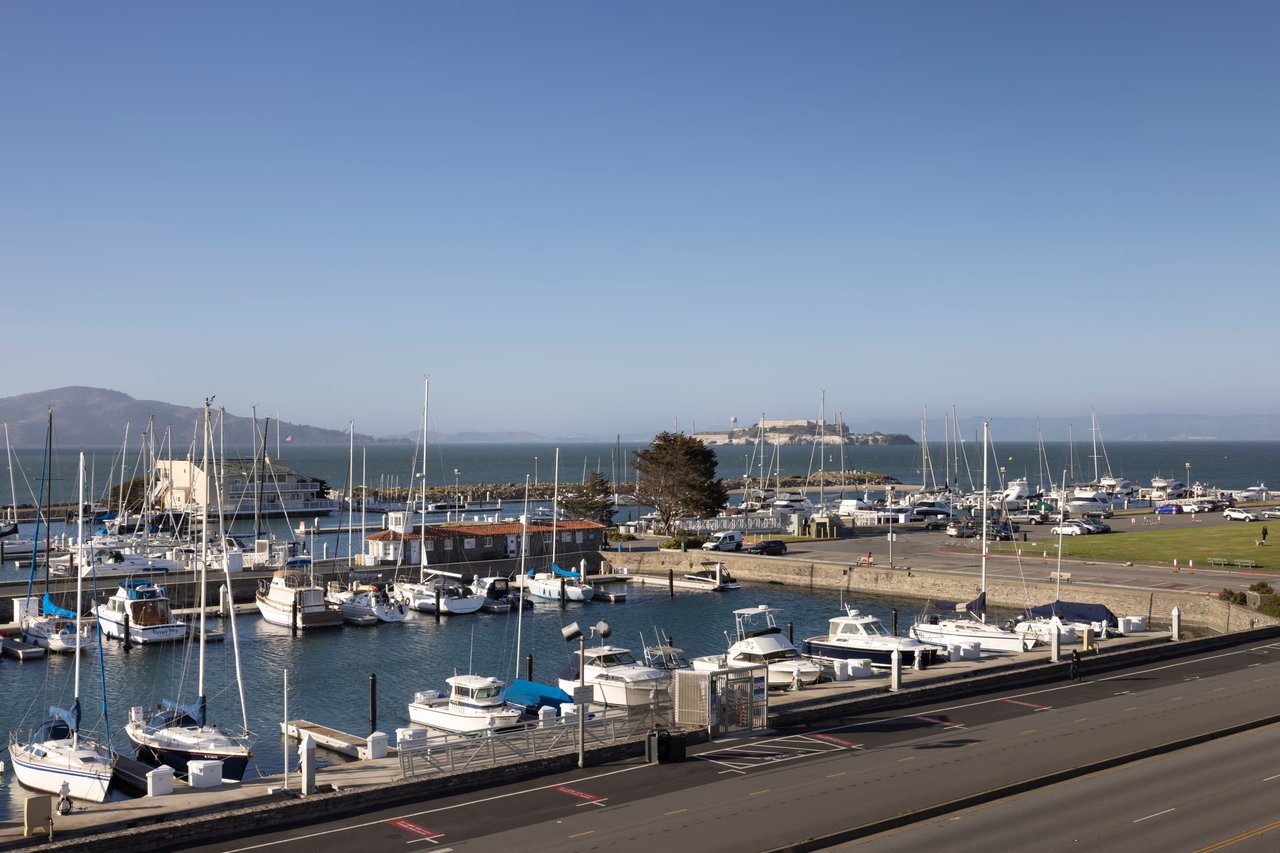 Marina Boulevard Masterpiece 