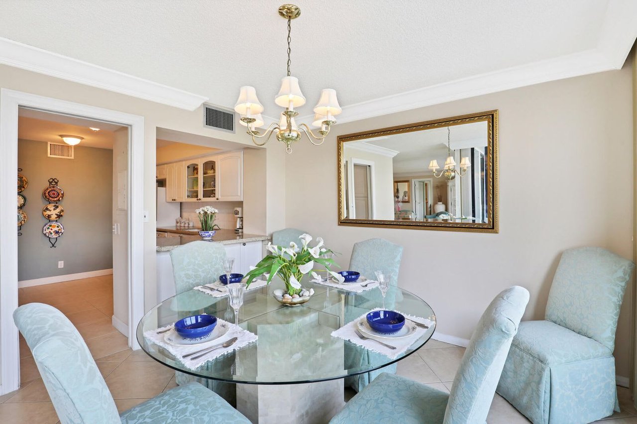 122 Lakeshore Drive #2320