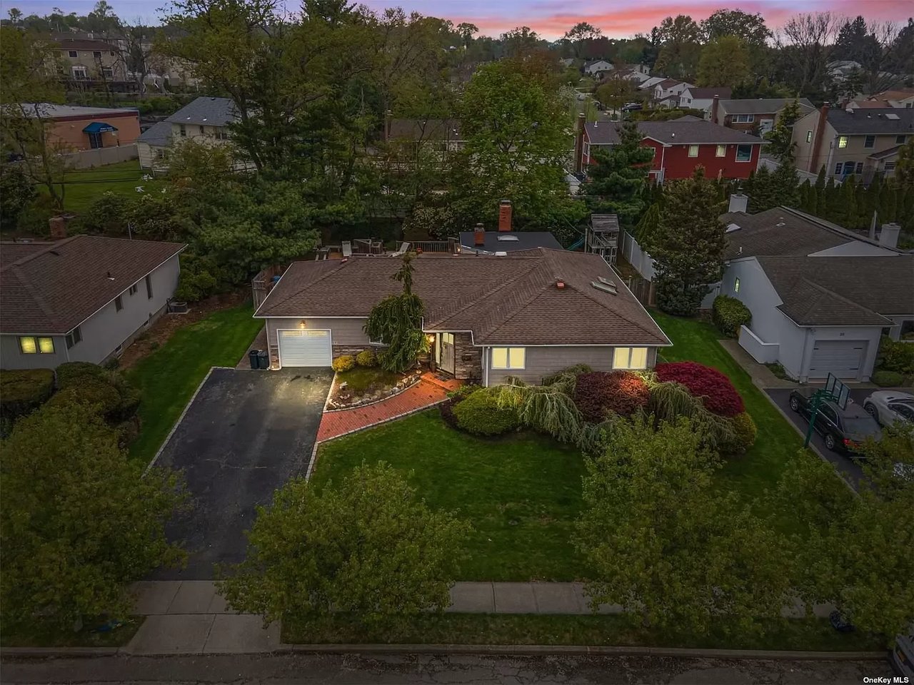 31 Ivy Drive, Jericho, NY 11753