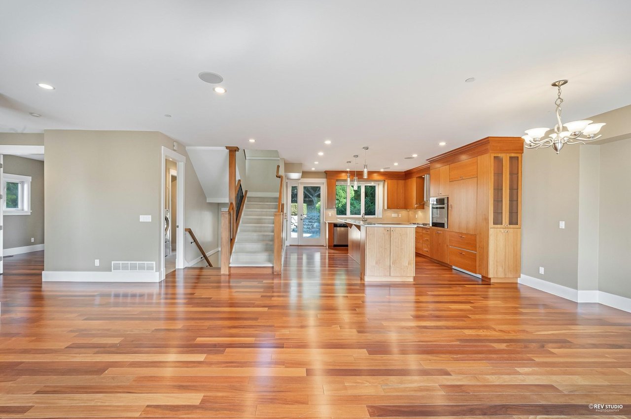 1141 Lawson Ave