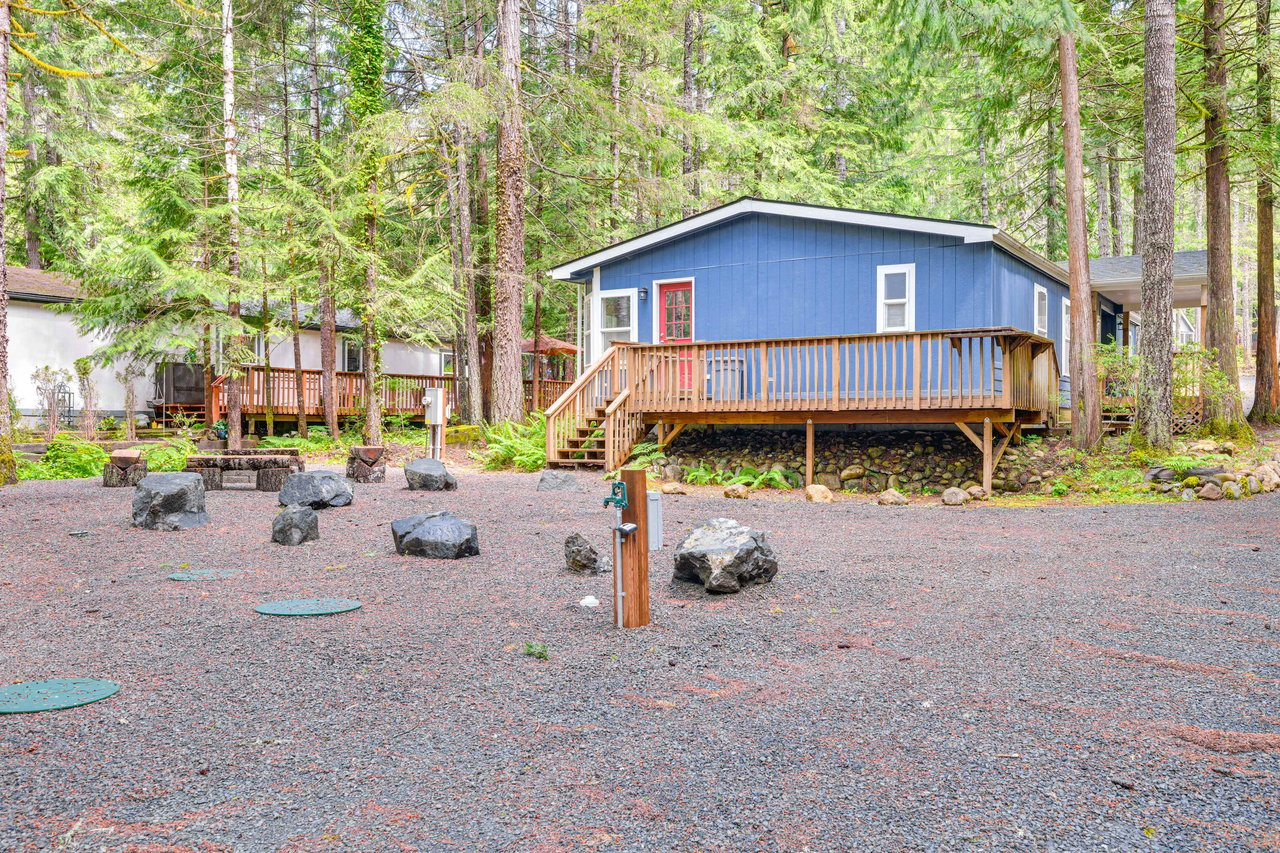 521 N Mount Jupiter Dr, Hoodsport, WA