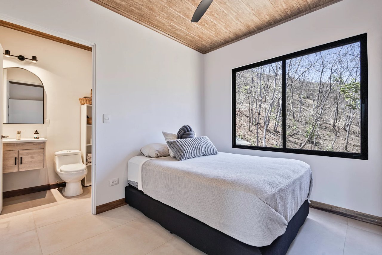Modern Hilltop Home with Ocean Views, Papagayo, Guanacaste
