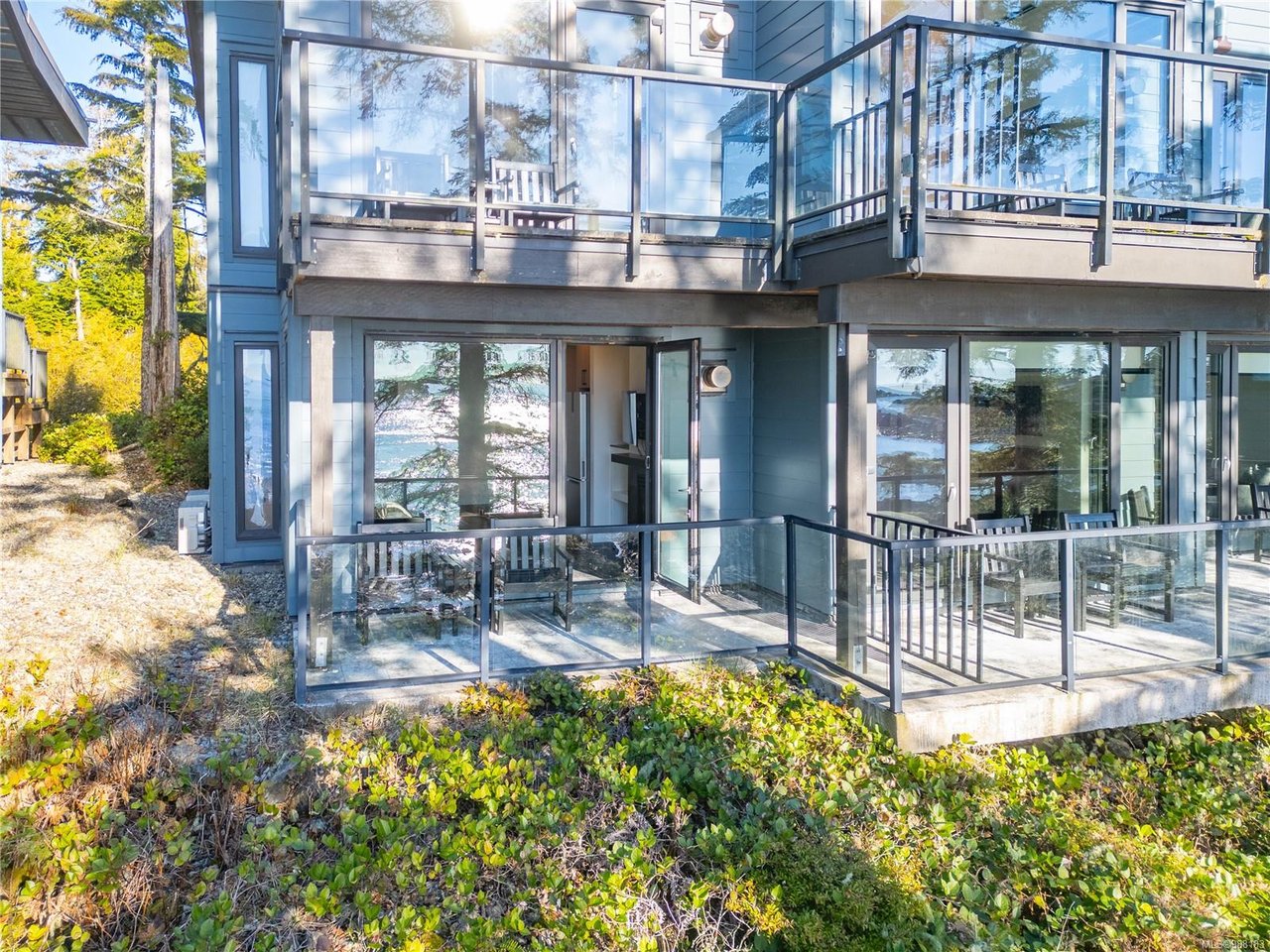 1402-596 Marine Dr