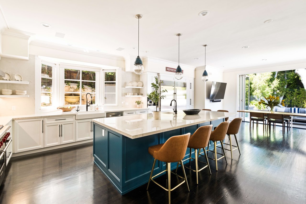 16659 Ashley Oaks, Encino