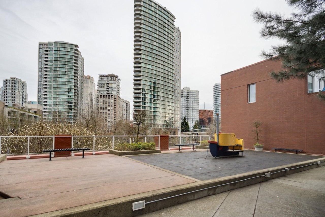 3D-193 Aquarius Mews, Vancouver